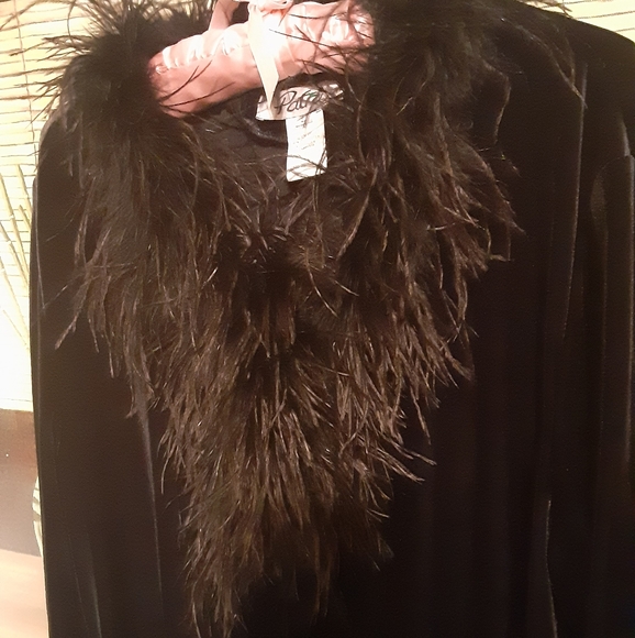 PATRA Velvet Duster/Coat with Ostrich Feather Trim - Picture 3 of 5